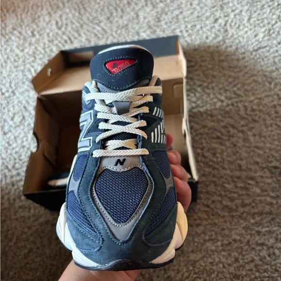 New Balance navy 9060 - Picture 2 of 6
